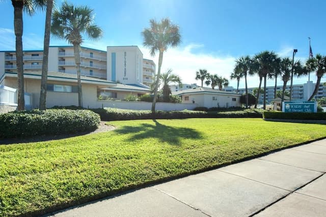 Condo, 1 King Bed with Sofa bed (Holiday Surf and Racquet Club 711)