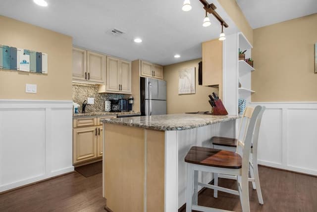 Condo, 1 King Bed with Sofa bed (Holiday Surf and Racquet Club 412)