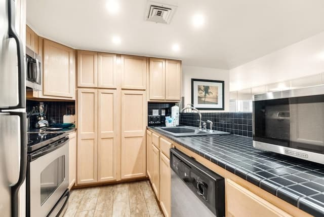 Condo, Multiple Beds (Holiday Surf and Racquet Club 707)