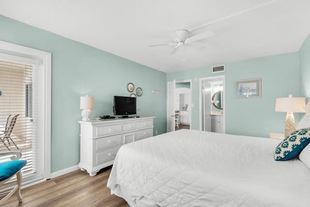 Condo, Multiple Beds (Holiday Surf and Racquet Club 710)