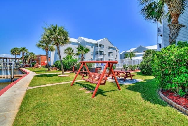 Condo, 1 Queen Bed with Sofa bed (Hermitage By The Bay 305)