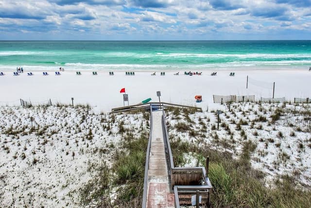 Condo, Multiple Beds (Sea Dunes 304)