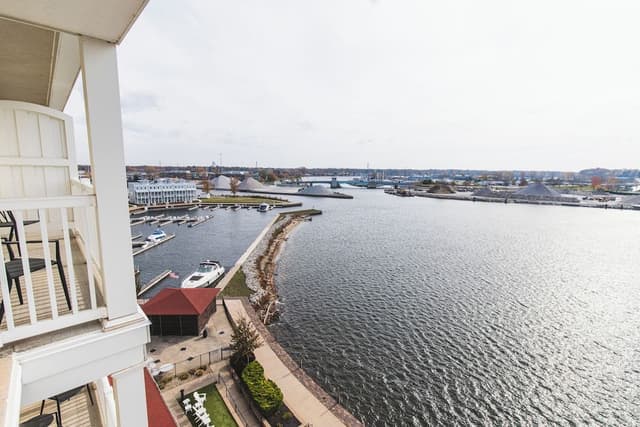 Double Queen Harbor