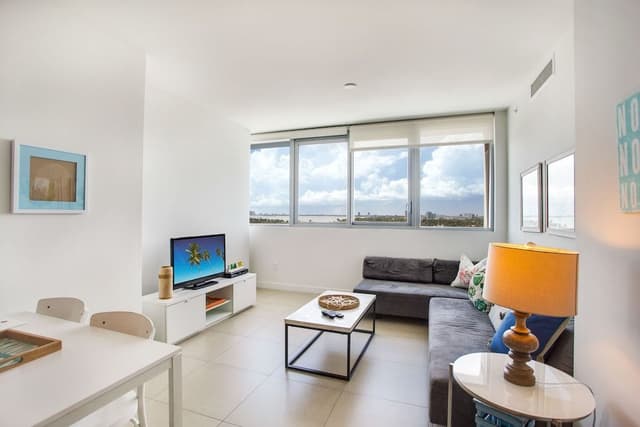 Apartment 1 Bedroom with City View