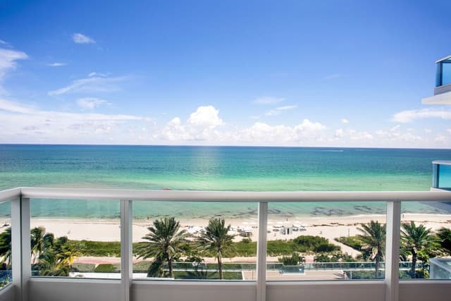 Luxury Beachfront Apartment with Balcony