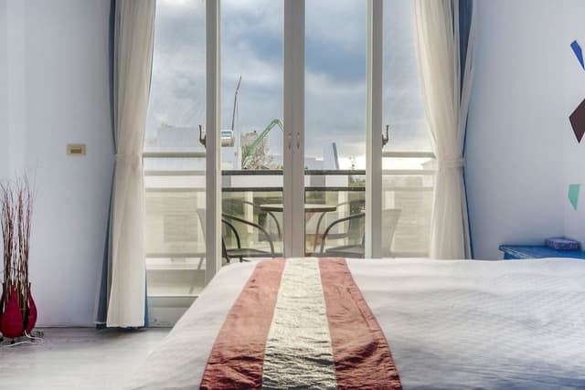 Superior Double Room, Bathtub