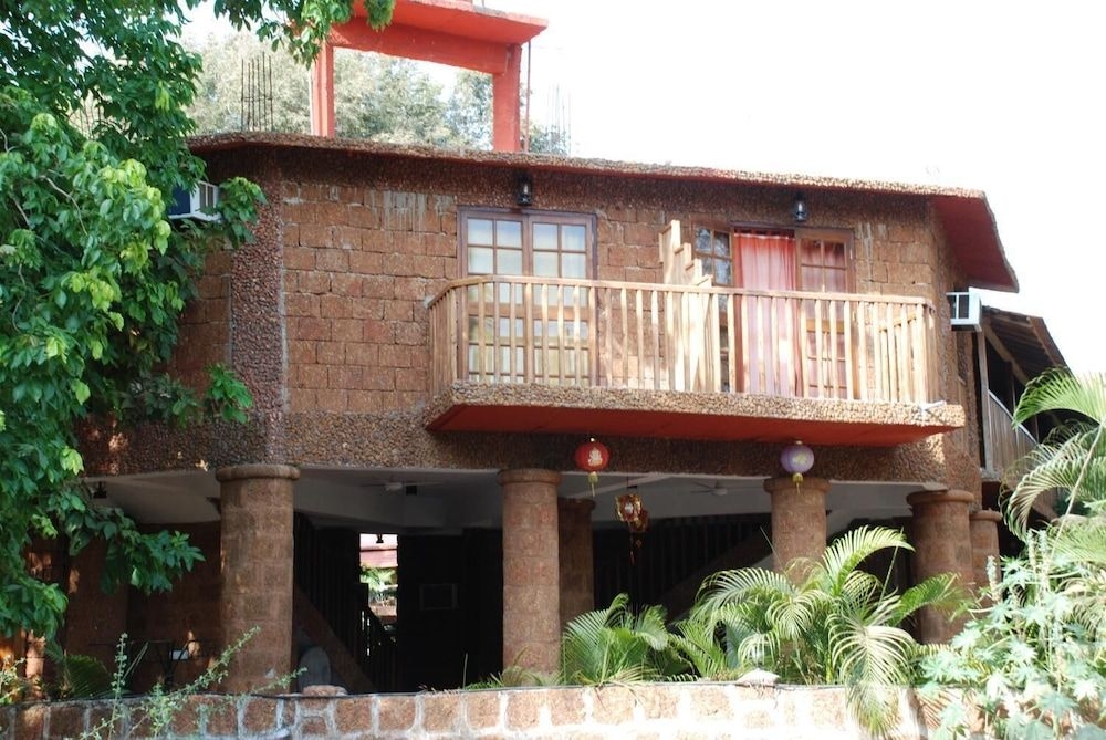 Sea Breeze Beach Resort0