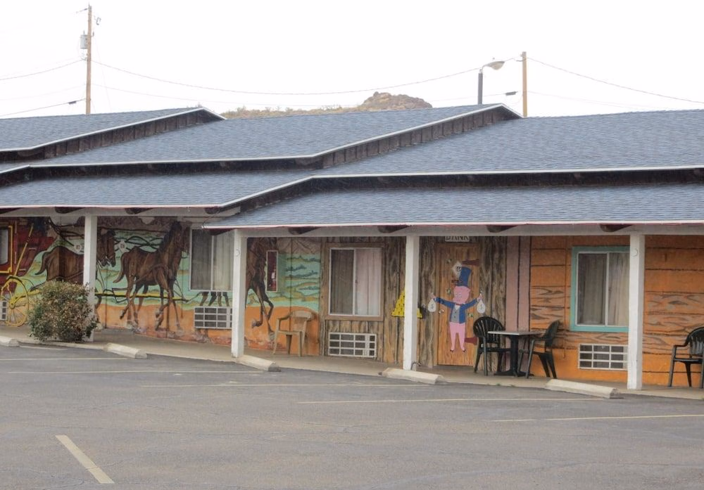 El Trovatore Motel2