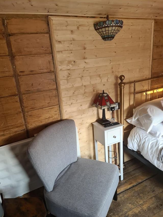 Signature Room, Ensuite, Courtyard View (1850s Railway Carriage )