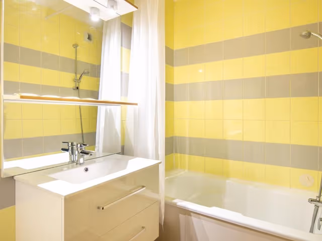 1 Bedroom Apartment with sleeping area for 6 persons