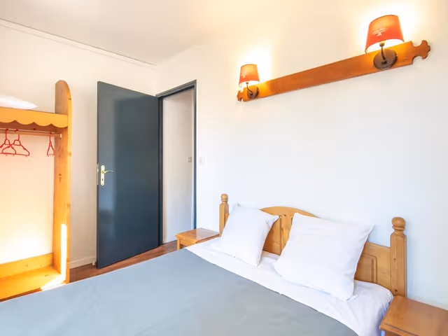 1 Bedroom Apartment with sleeping area for 6 persons