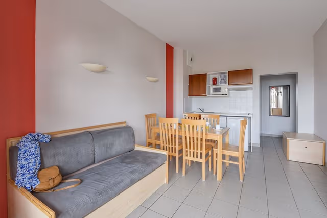 2 bedroom apartment with sleeping area for 6 people, Sea view