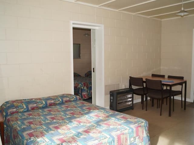 Two Bedroom Kitchen Cabin Plus (Shared Bathroom)