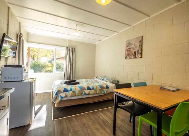 One Bedroom Kitchen Cabin Plus (Shared Bathroom)