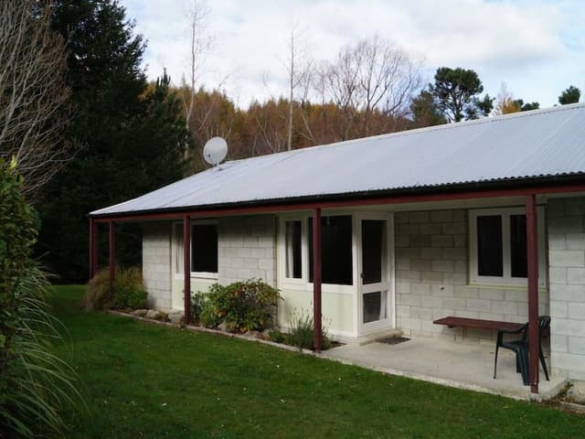 Two Bedroom Kitchen Cabin Plus (Shared Bathroom)