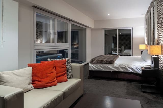 3 Bedroom Penthouse Suite S502