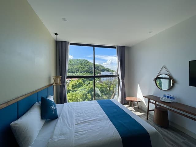 Family Studio Suite, Poolside