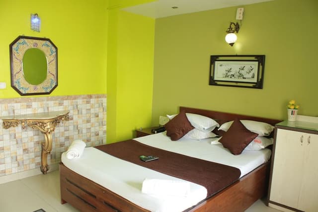 Deluxe Room (AC)