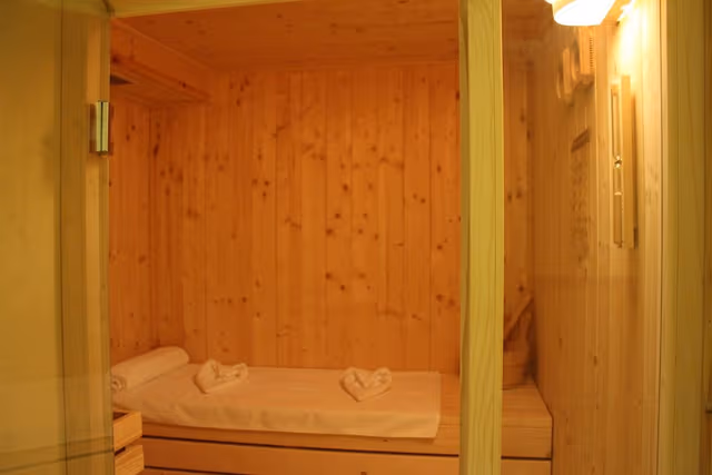 Exclusive Suite, 1 Queen Bed, Sauna