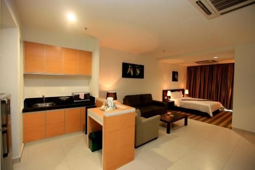 เมอร์เดก้า สวีท โฮเต็ล (Merdeka Suites Hotel)3