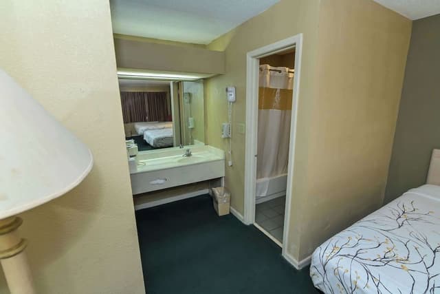 Room, 2 Queen Beds, Non Smoking