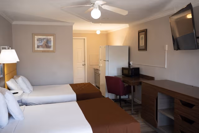 West Bldg (13th Street), Family Room