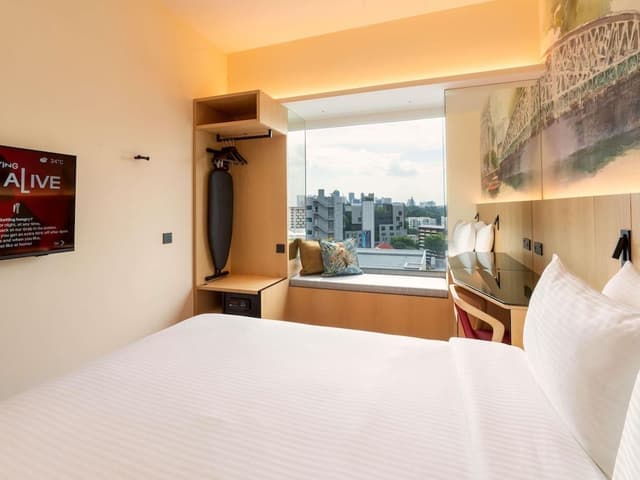Deluxe Room, 1 Queen Bed