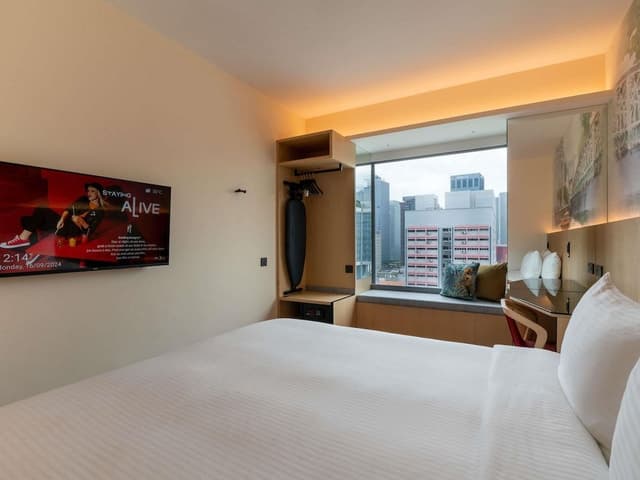 Superior Room, 1 King Bed
