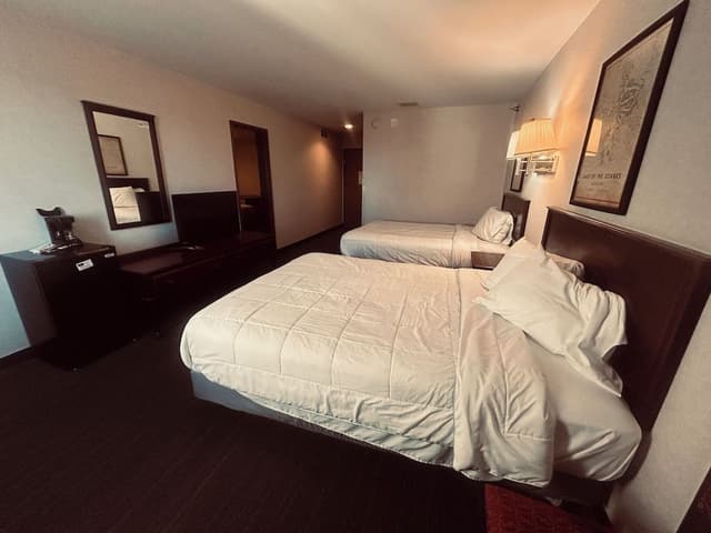 Room, Non Smoking (3 Queen Beds)