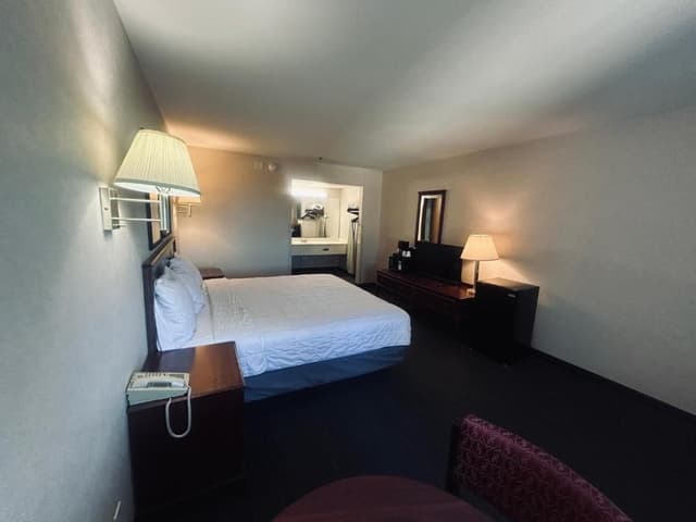 Deluxe King Room