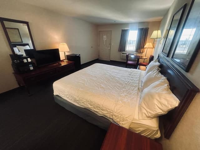 Deluxe King Room
