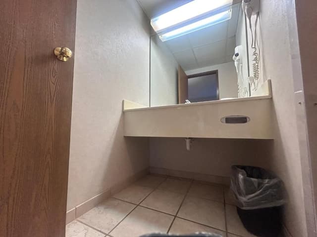 King Bed Non-Smoking with Jetted Tub