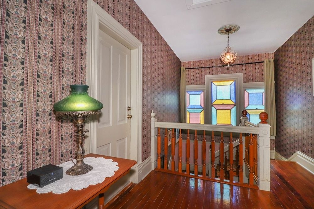 Loganberry Inn4