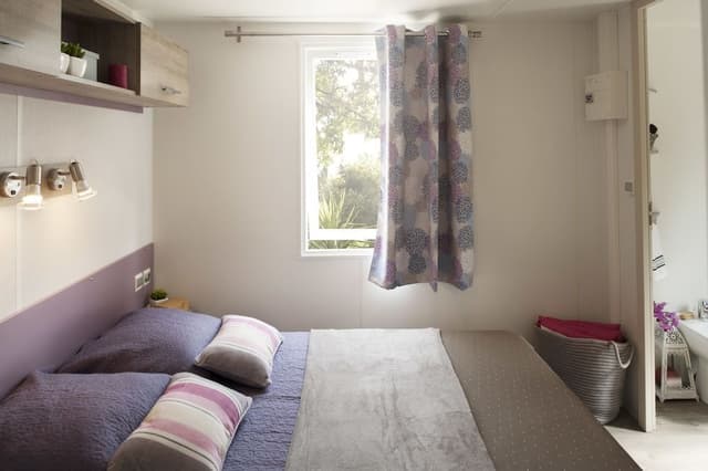 Mobile Home (2 adults and 2 children)