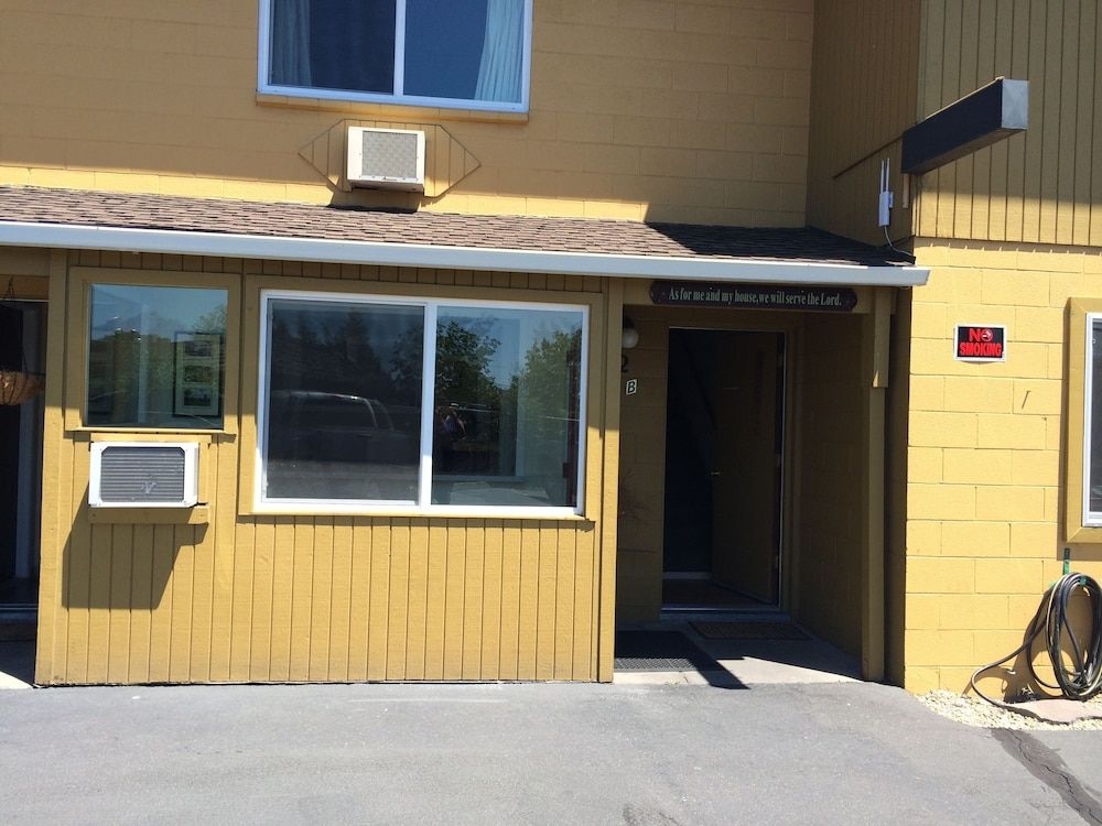 Townhouse Motel2