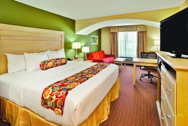 Deluxe Suite, 1 King Bed, Non Smoking