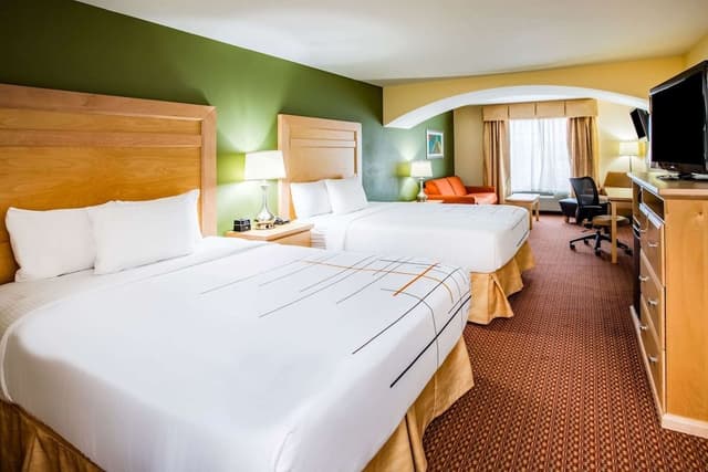 Deluxe Suite, 2 Queen Beds, Non Smoking