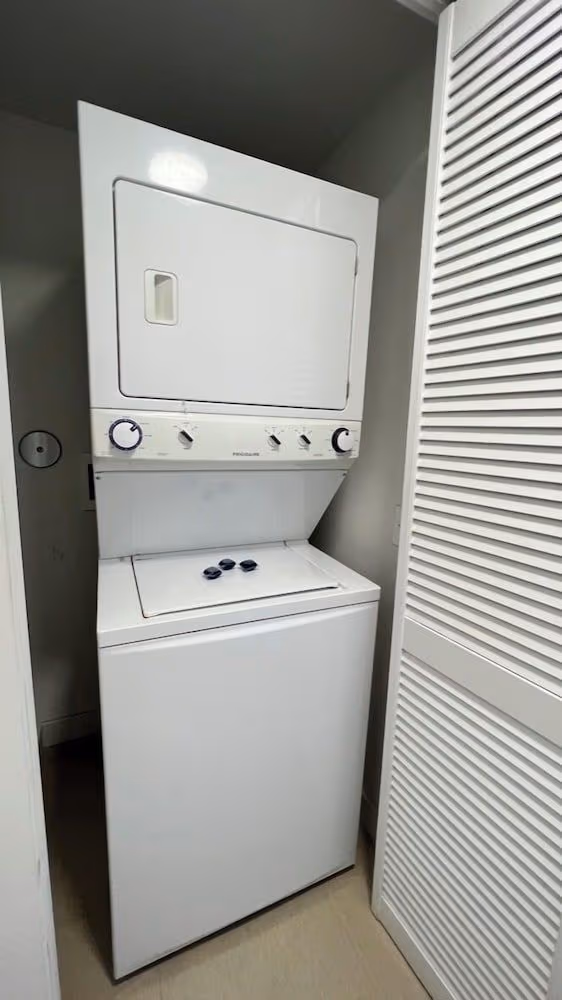 Junior Suite, 1 King Bed with Sofa bed, Partial Ocean View, Beachfront