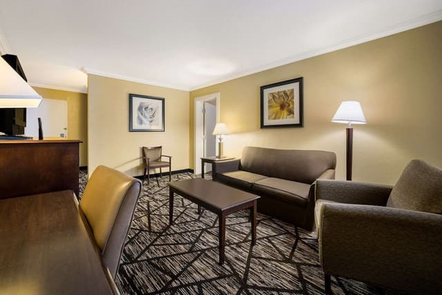 Suite, Multiple Beds, Non Smoking