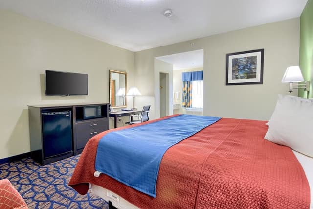 Deluxe Room, 1 King Bed, Non Smoking
