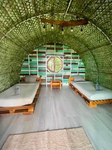 Castaway room with Twin bed