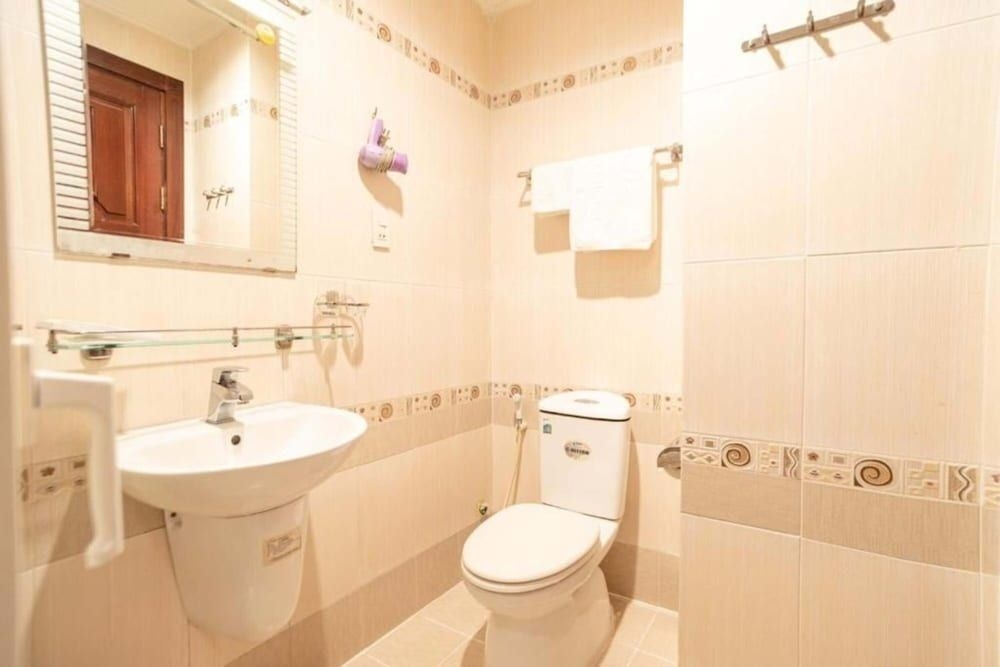 Binh Hung Hotel4