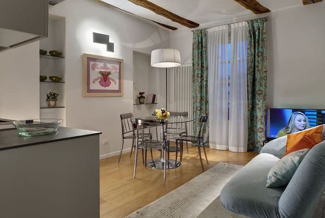 Suite, Balcony