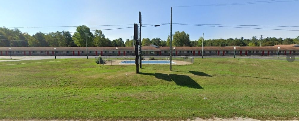 Budget Host Inn - Manistique2