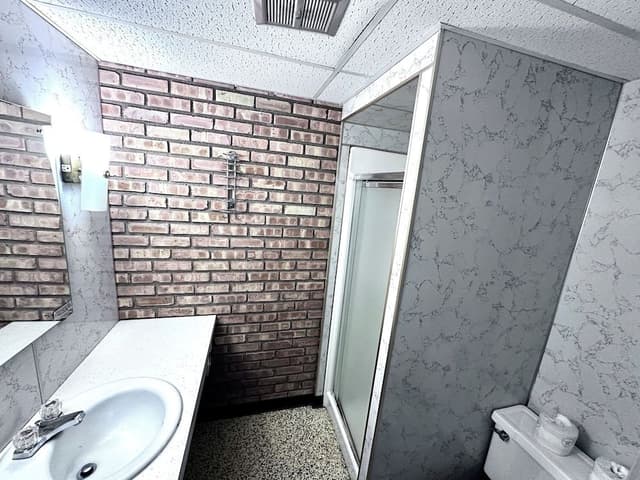 Basic Single Room, 1 Queen Bed, Non Smoking
