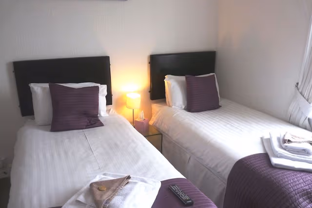 Twin Room, Ensuite, Harbor View (Room4)