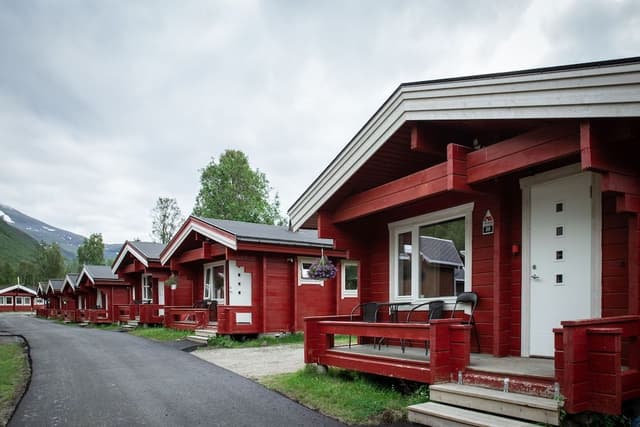 Traditional Cabin, Garden View
