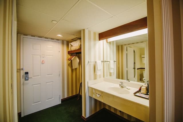 Standard Room- Non View - 2 Queen Beds