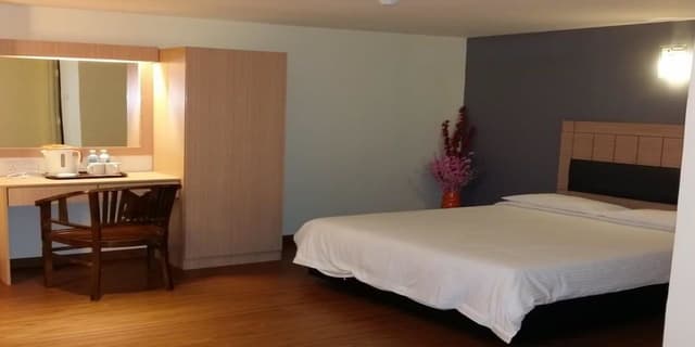 Queen Room