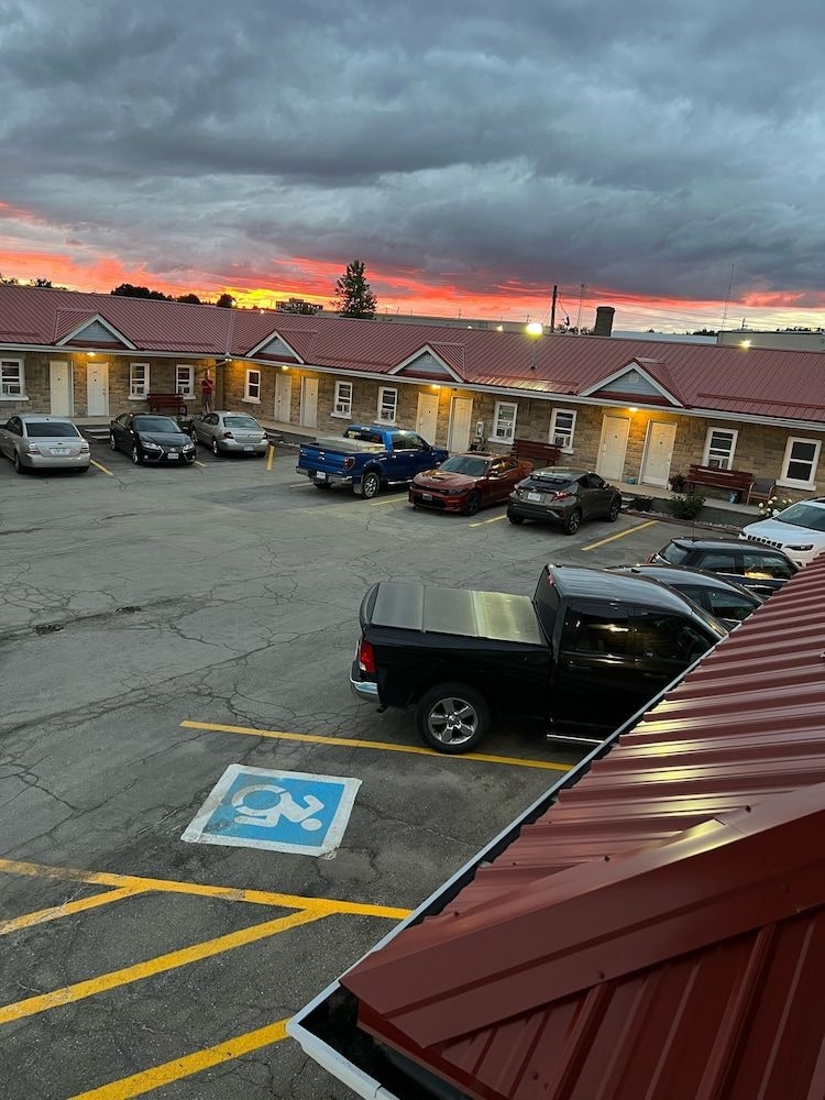 Tulip Motel3